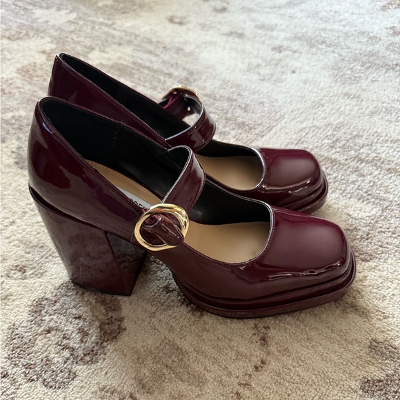 Steve Madden Nabella Mary Jane Pump - Picture 2 of 7
